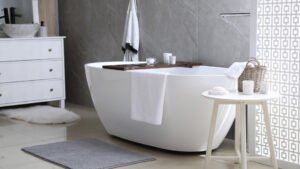 Tapis de bain : l’accessoire déco qui change l’ambiance de la salle de bains