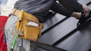 Tuile, ardoise ou zinc... Comment choisir le bon matériau de couverture aujourd'hui ?